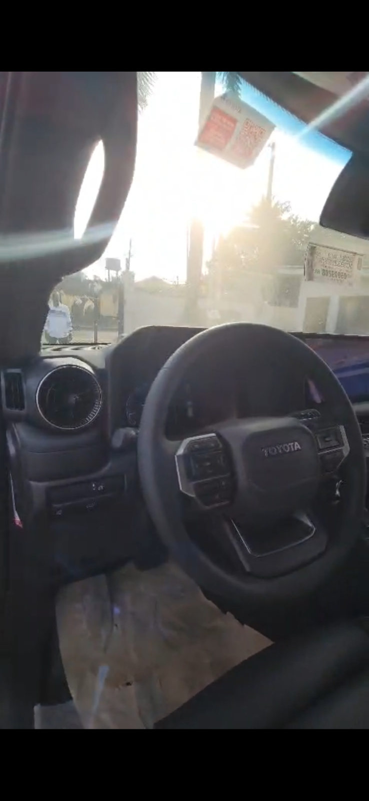 Black interior - view 4